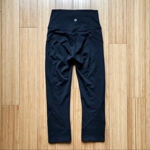 Lululemon In Movement Crop Everlux 19” Black Leggings size 2